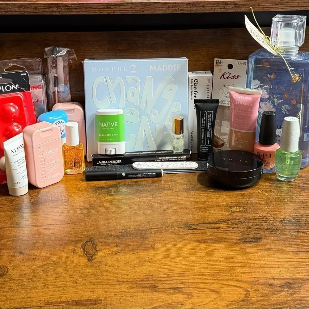 Massive Beauty Bundle 20+ Items | Morphe Laura Mercier OPI Covergirl Tahari+ Bag